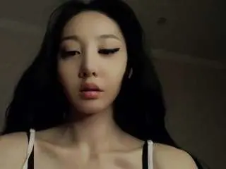 Lunytang  live sex cam