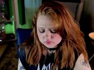Bitchofsun  live sex cam