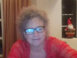 Blondecougar  live sex cam