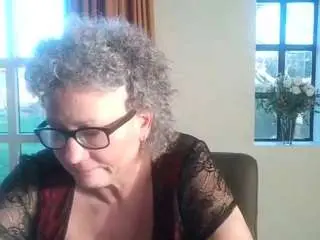 Blondecougar  live sex cam