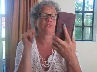 Blondecougar  live sex cam