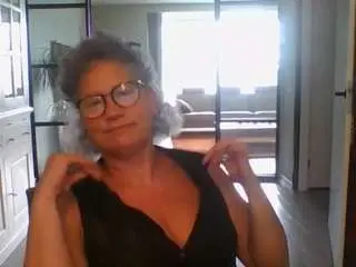 Blondecougar  live sex cam