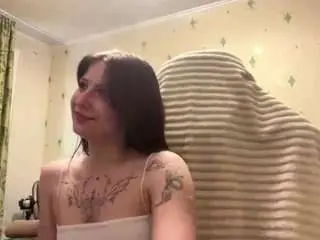 Hoaweit  live sex cam
