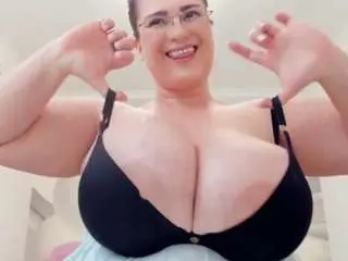 Lovelyclara4u  live sex cam