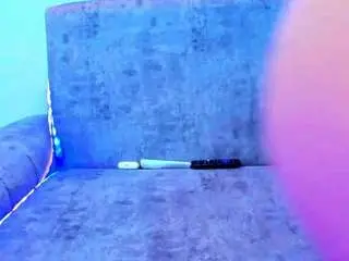 Niki-white  live sex cam