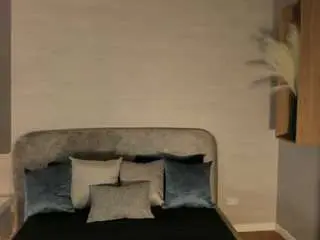 Ruby-rouge  live sex cam