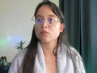 Sahantalcerezo  live sex cam