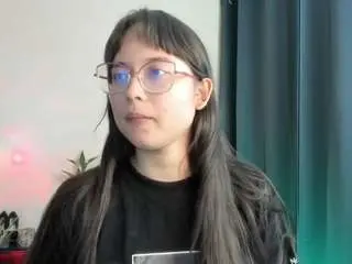 Sahantalcerezo  live sex cam