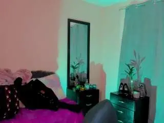 Sahantalcerezo  live sex cam