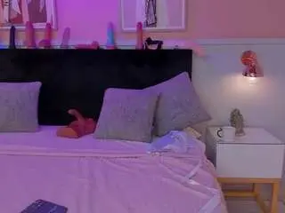 Chloe-watsonxx  live sex cam