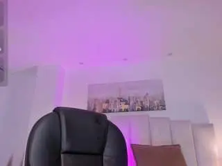 Kim-thompson  live sex cam