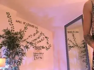 Mira0-0  live sex cam