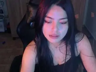 Leemoyalune  live sex cam