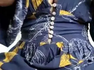 Yettzaretth  live sex cam