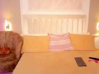 Ariana-colleman  live sex cam