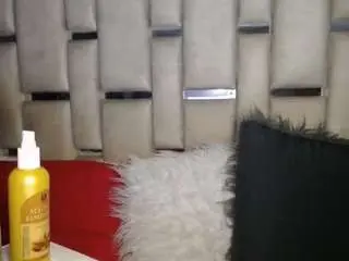 Chelaqueen1  live sex cam