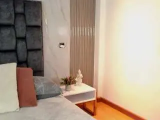 Irianarousse  live sex cam