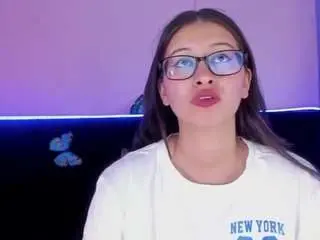 Katniss-lovee  live sex cam