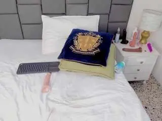 Macarena-williamss  live sex cam