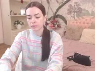 Trishadavis  live sex cam