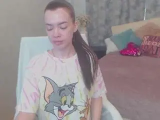 Trishadavis  live sex cam