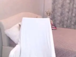 Trishadavis  live sex cam