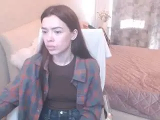 Trishadavis  live sex cam