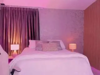 Viiolet-rosee  live sex cam