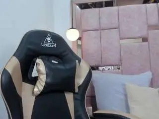 Violetaluxx  live sex cam