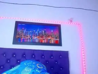 Bigass-ebony  live sex cam