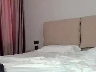 Yunanyx  live sex cam