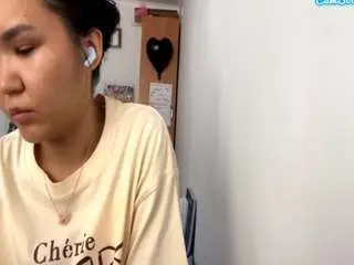 Yonggalyon  live sex cam
