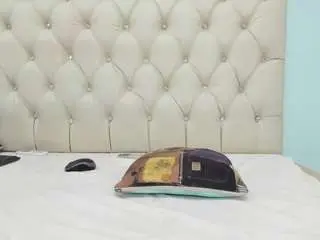 Briannacastello  live sex cam