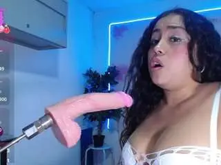 Cristal-horny19  live sex cam