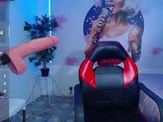 Cristal-horny19  live sex cam