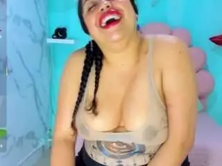 Cristal-horny19  live sex cam