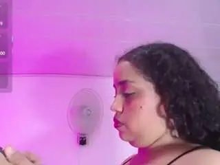 Cristal-horny19  live sex cam