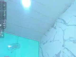 Cristal-horny19  live sex cam