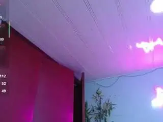 Cristal-horny19  live sex cam