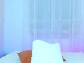 Lisa-tease  live sex cam