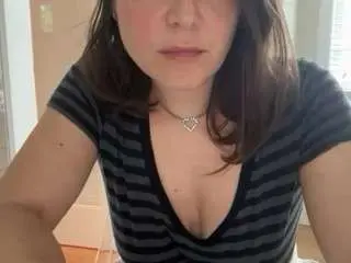 Wifeynextdoor  live sex cam