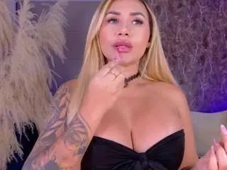 Danielasaenz  live sex cam