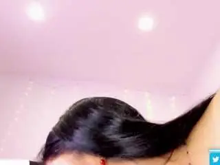 Doll-ssquirts  live sex cam