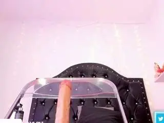 Doll-ssquirts  live sex cam