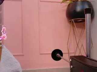 Mia-colllins  live sex cam