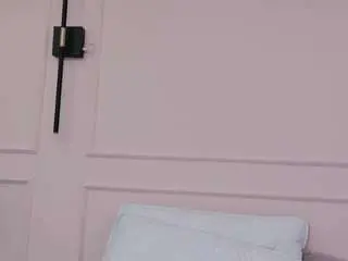 Mia-colllins  live sex cam