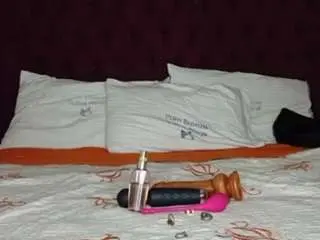 Squirtydol  live sex cam