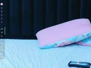 Hornybarelylegalgirl  live sex cam