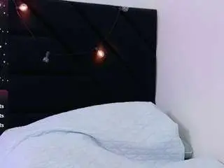 Hornybarelylegalgirl  live sex cam