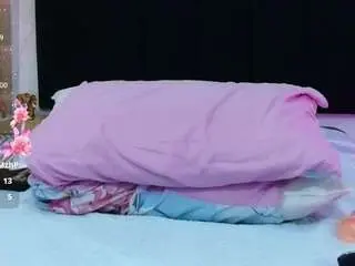 Hornybarelylegalgirl  live sex cam